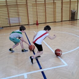 Zawody sportowe w ramach konkursu „Bądź aktywny z Kuratorem” 5 BOYP6975 uai