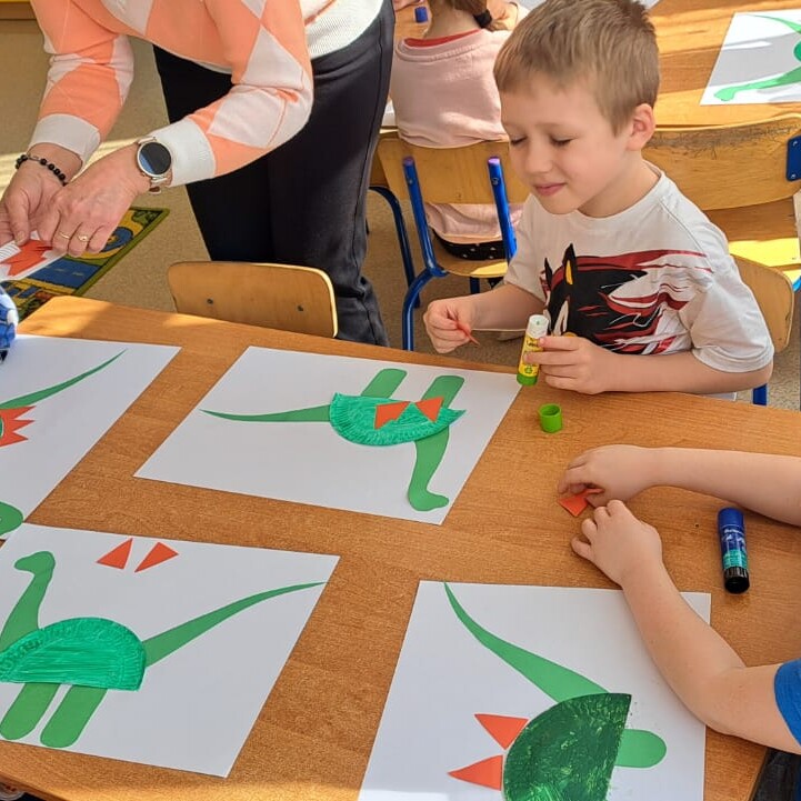 Prehistoryczny tydzień w zerówce 6 LLQM2199 uai