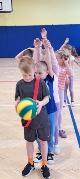 VUYT7999 16 VUYT7999 uai