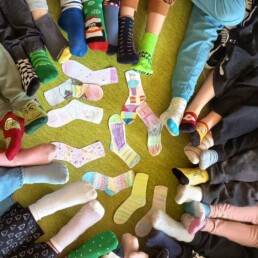 Dzień Kolorowej Skarpetki 3 VXFW0469 uai