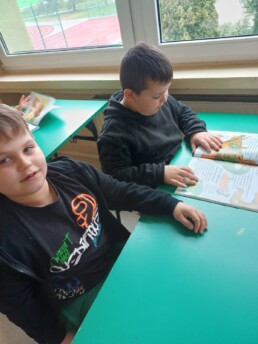 GJIK7959 8 GJIK7959 uai