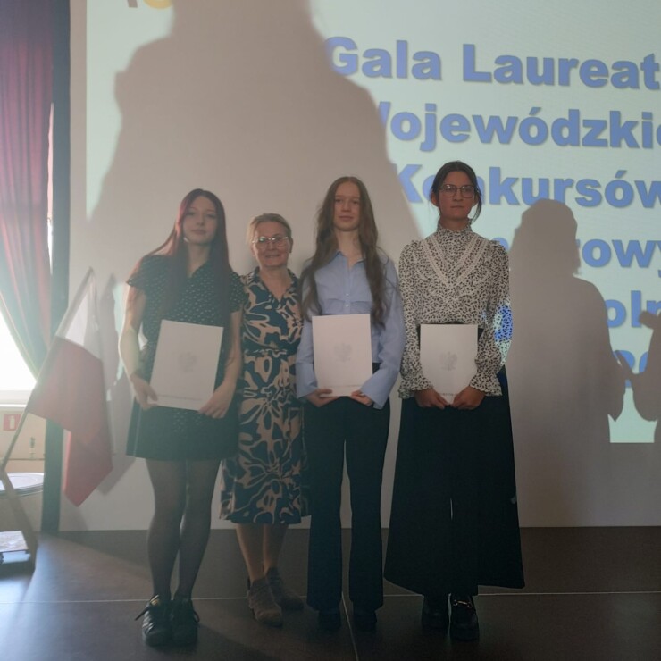 Brawo dla naszych laureatek! 4 OCOM1886 uai