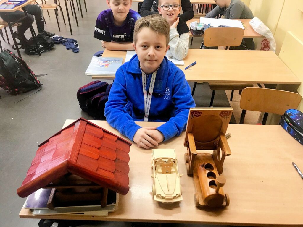 knurow technika prace zdrewna 2019